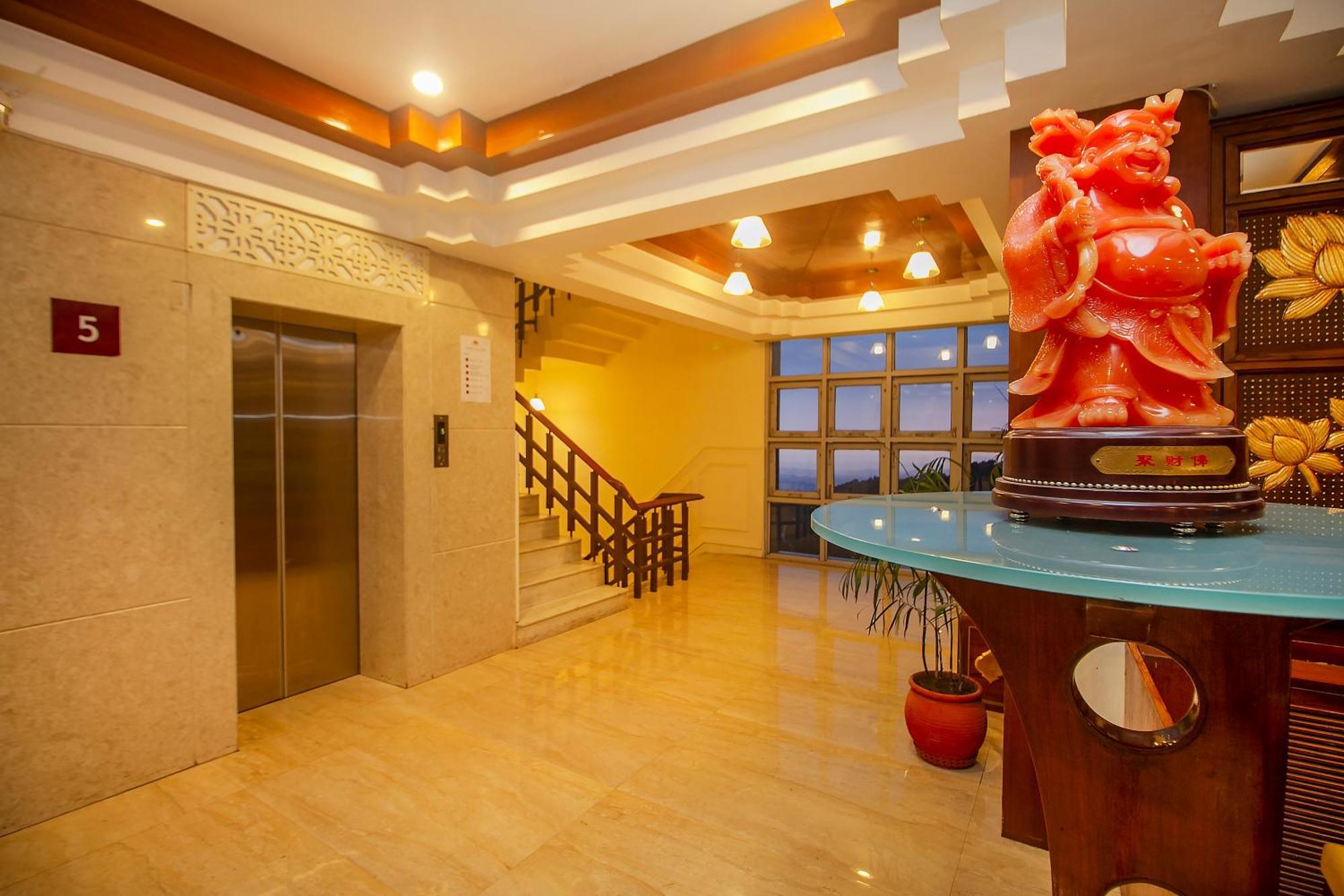 Amritara Surya, Mcleodganj, Dharamshala Hotel Екстериор снимка