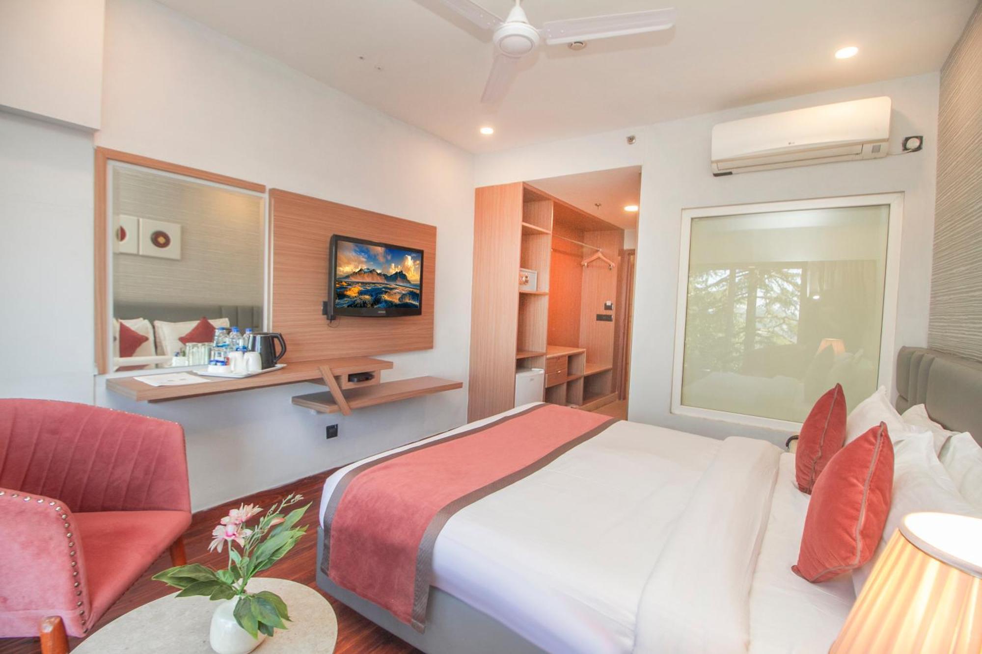 Amritara Surya, Mcleodganj, Dharamshala Hotel Екстериор снимка
